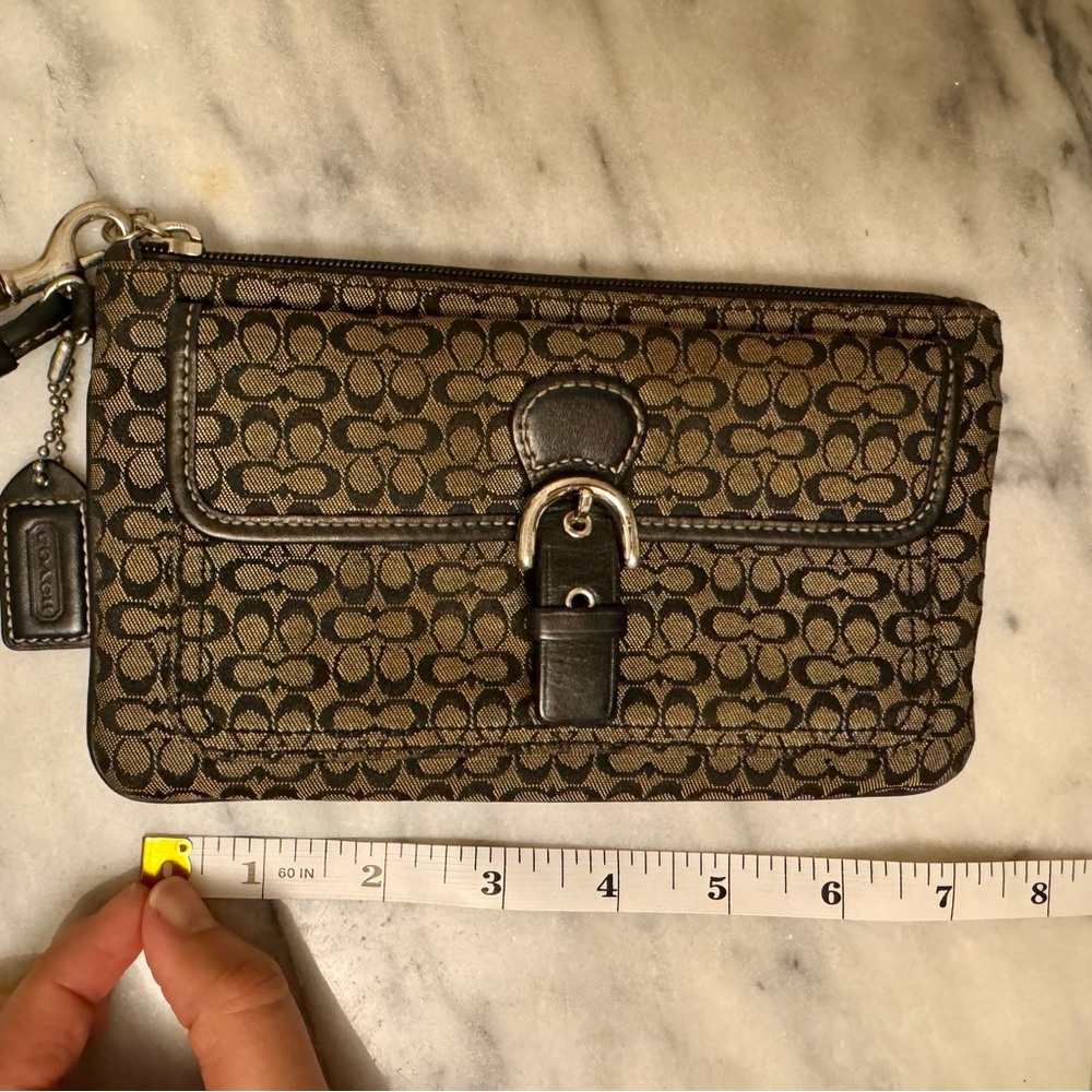 COACH Soho Brown and Black Mini Signature Buckle Wristlet EUC - Picture 5 of 10